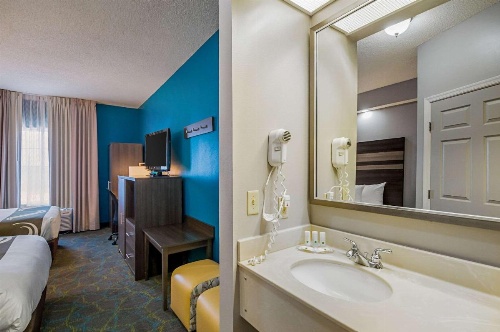 Quality Inn Harrisonburg I-81 image 27